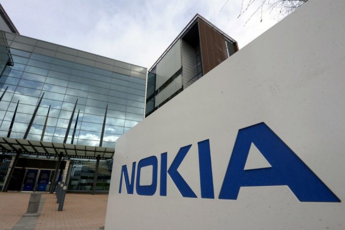 German electronics firm joins Daimler in calling for Nokia patent probe