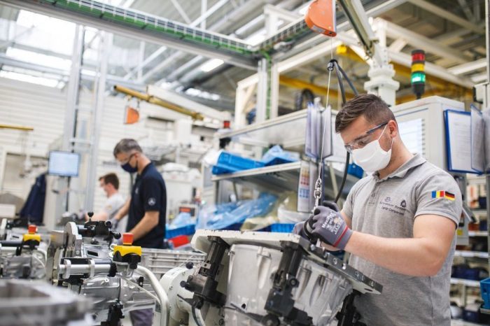 Daimler resumes Romanian production, announces maximum safety conditions for the employees of Star Transmission and Star Assembly