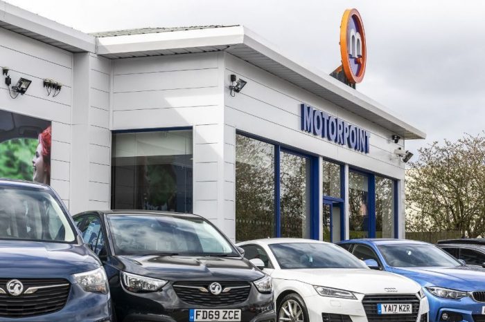 UK: 75 per cent of motorists delay new car purchases until showrooms re-open