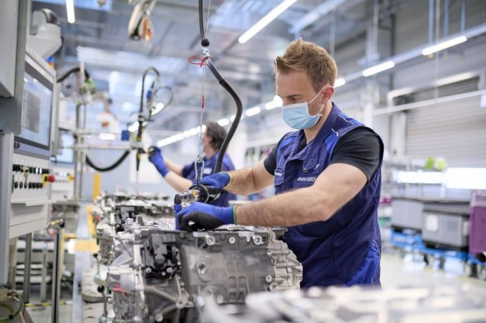 BMW starts e-drivetrain production for the electric models iX and i4