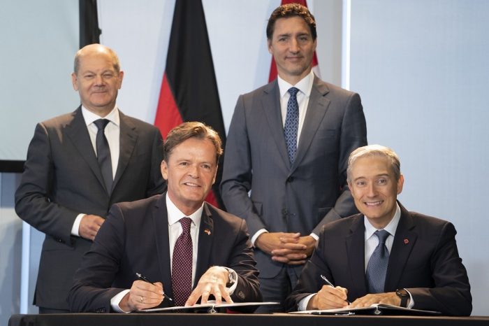 Mercedes-Benz signs MoU with Government of Canada to strengthen cooperation across the electric vehicle value chain