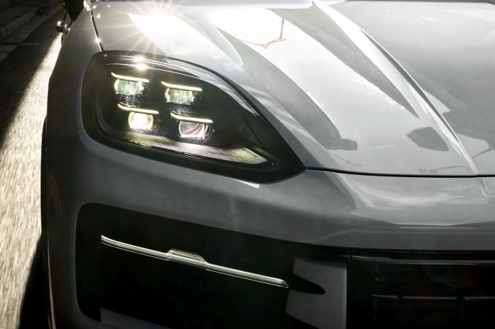 HELLA and Porsche launch world's first SSL | HD matrix headlamp