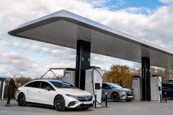 Mercedes-Benz opens first European charging hub