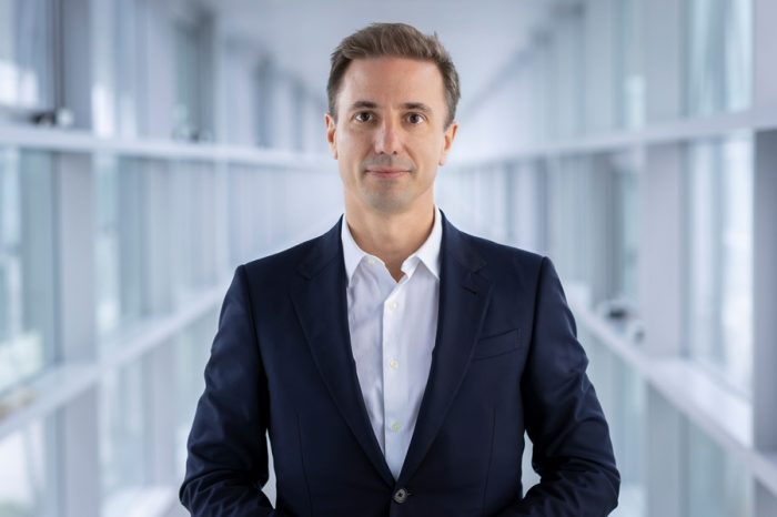 Florian Huettl to remain CEO of Opel for three more years