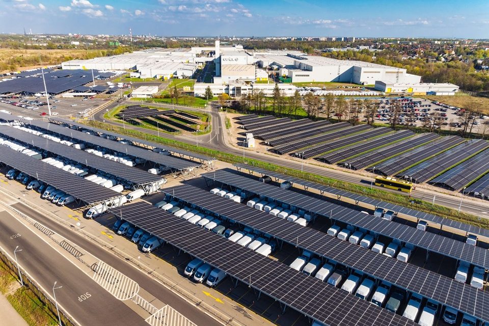 Stellantis installed photovoltaic panels across 27 manufacturing sites in Europe, with over 500 MW capacity