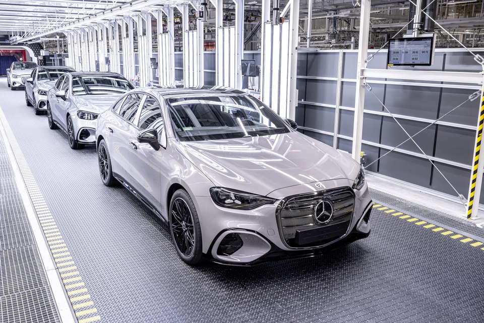 Mercedes-Benz starts production of the new electric C-Class in Hungary