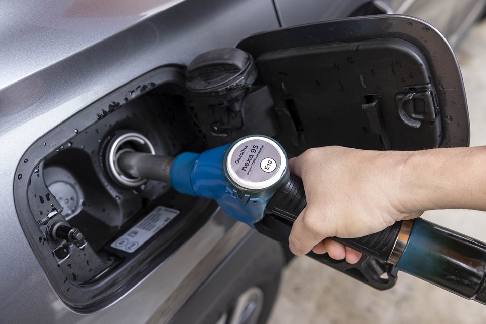BMW, Toyota, Bosch and Repsol launched pilot project to test vehicles running on 100% renewable gasoline